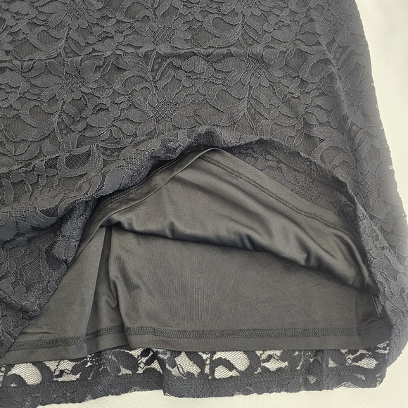 NWT Torrid Stretch Lace V-Neck Tank Black Sleeveless Top Shell Plus Size 1X - Picture 11 of 14